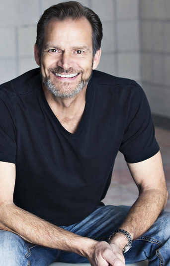 award-winning actor and voice actor, mark benninghofen